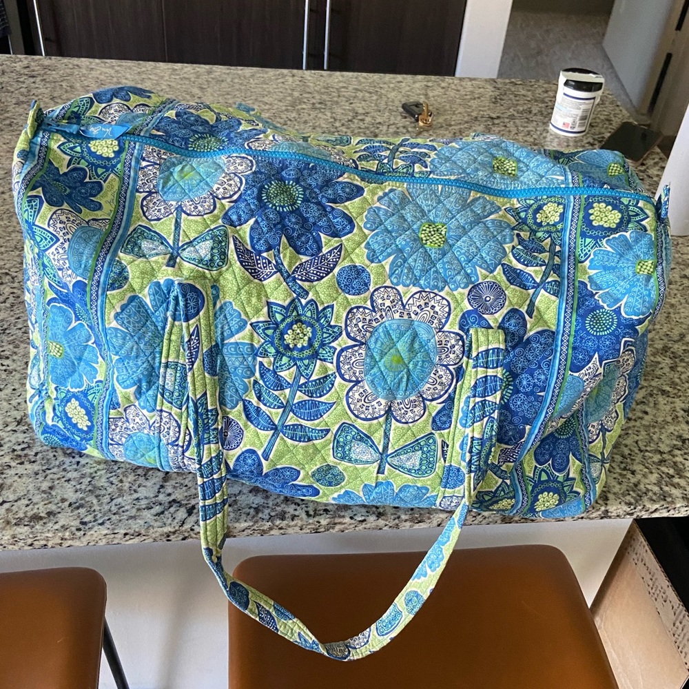 Vera Bradley Doodle Daisy Weekender